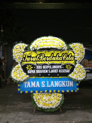 Papan Bunga Duka di Mancak